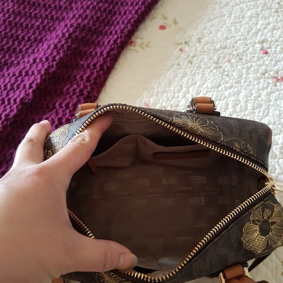 Purse - Picture 2 of 7